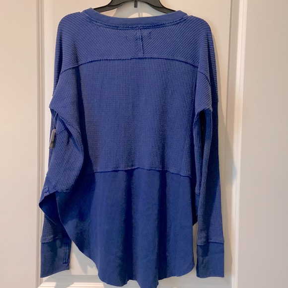Free People Blue V-Neck Top - Picture 5 of 7